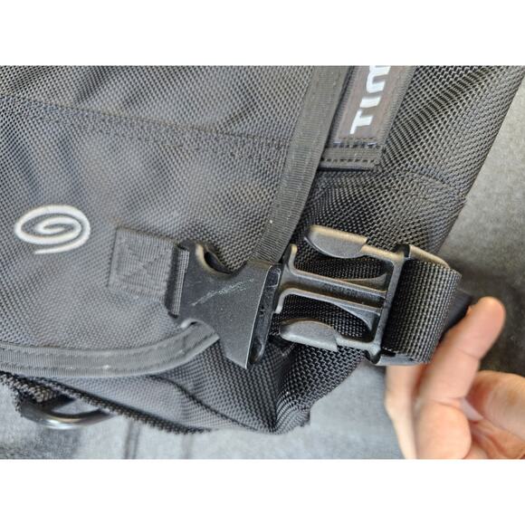 Lightly Used - Timbuk2 Smaller Photography Messenger Bag - Black EUC - Picture 4 of 16